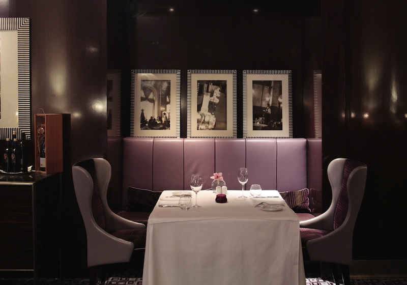 Inn Ox Lounge & Bar, Carlo IV - interiér