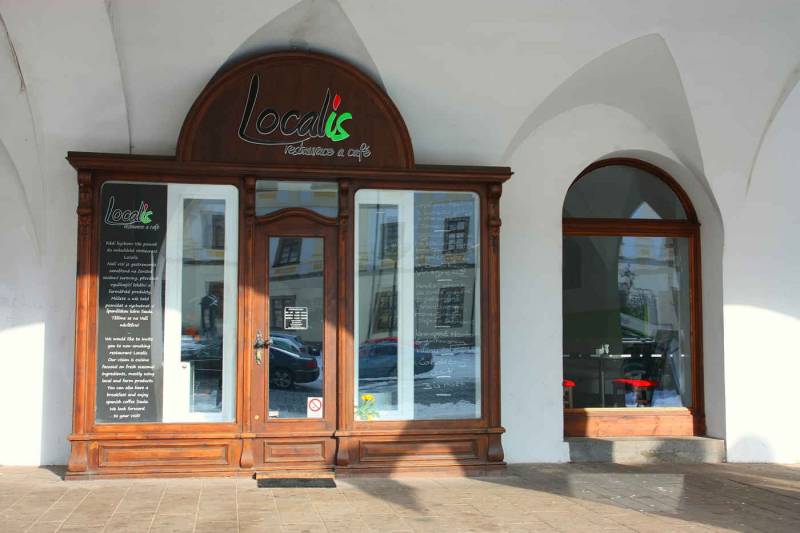 Localis - vchod do restaurace
