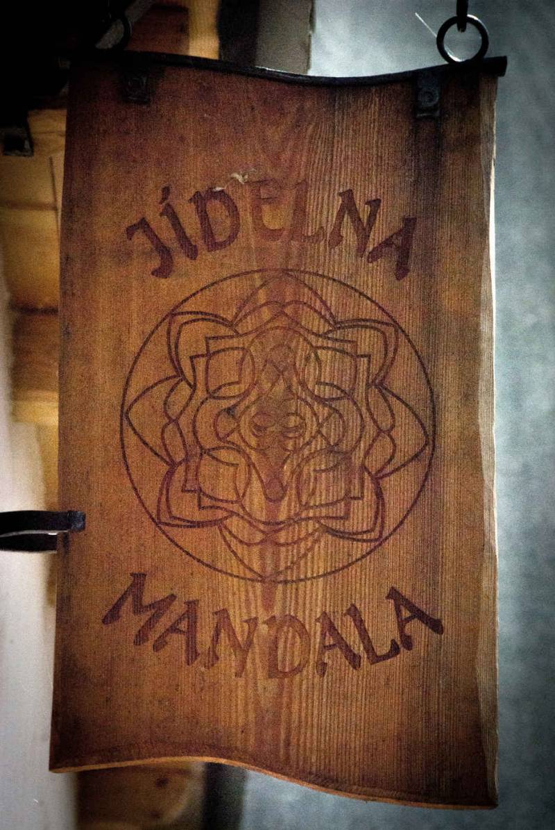 Mandala - vývěsní štít