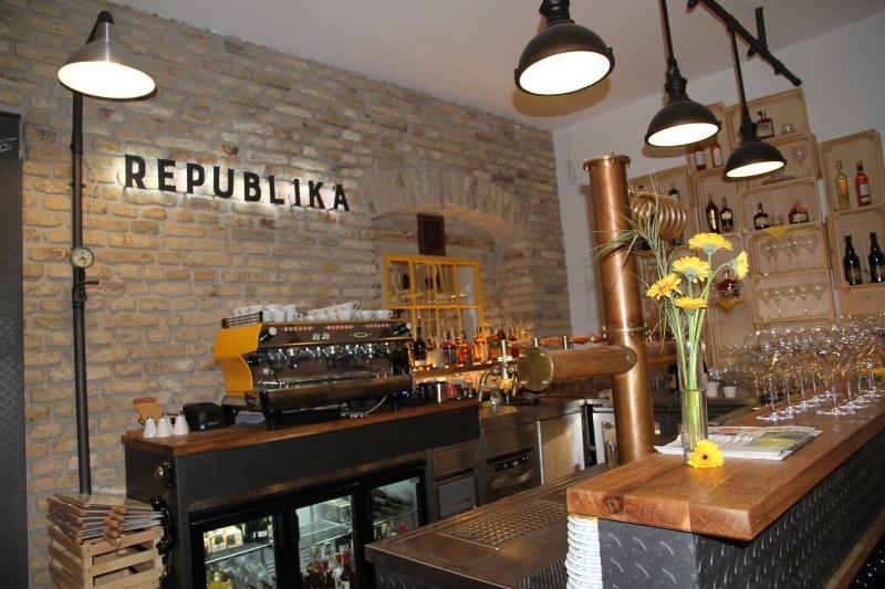 Republika - bar