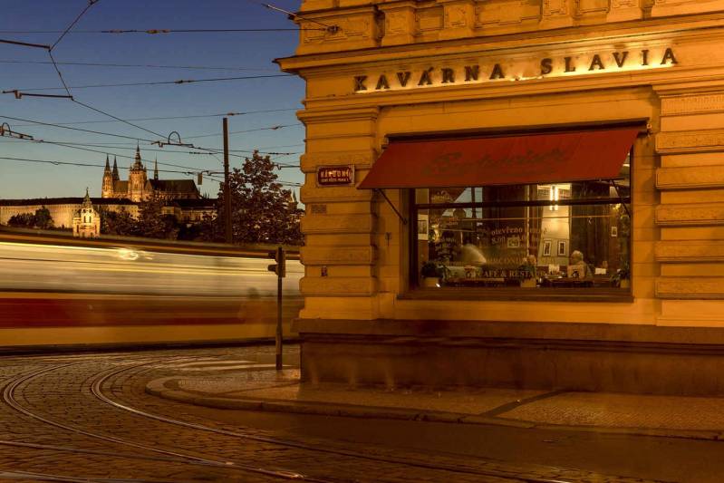 Slavia Café & Restaurant - exteriér noční