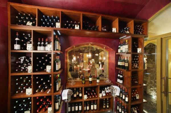 Adria hotel, Triton restaurant - Local and world wines