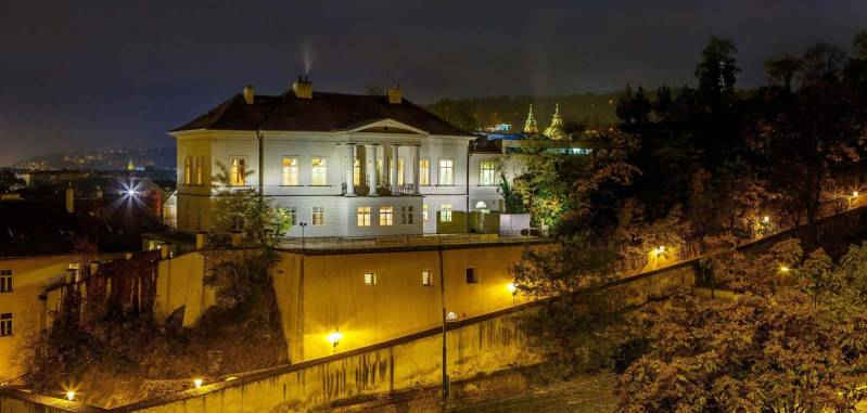Villa Richter v noci